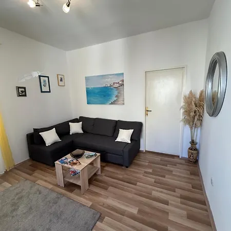 Apartment Nilaj *