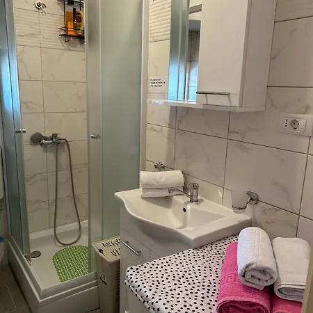 Nilaj Apartment Split