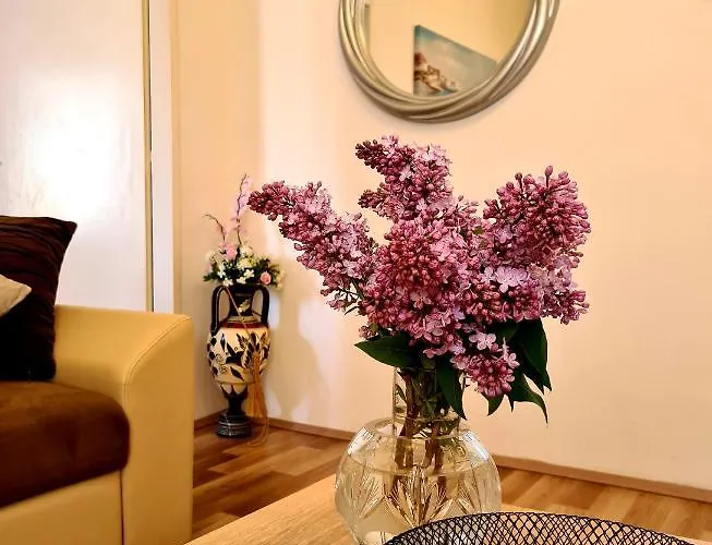 Nilaj Διαμέρισμα Σπλιτ